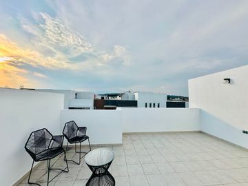 CASAS NUEVAS EN VENTA Y PREVENTA EN PUEBLO MÁGICO, 3 REC. JARDÍN, ROOF,