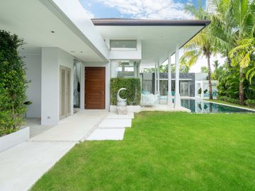 5 Bedroom Luxury Pool Villa for Sale