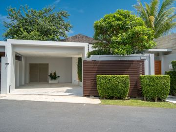 5 Bedroom Luxury Pool Villa for Sale