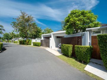 5 Bedroom Luxury Pool Villa for Sale