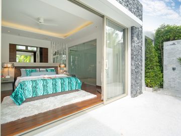 5 Bedroom Luxury Pool Villa for Sale