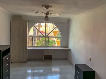 Casa en venta en Coto Bugambilias Country Cristal en  sur
