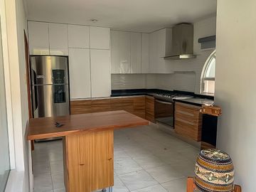 Casa en venta en Coto Bugambilias Country Cristal en  sur