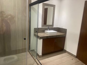 CASA EN RENTA - LOMAS COUNTRY CLUB