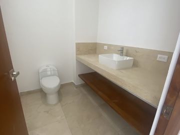 CASA EN RENTA - LOMAS COUNTRY CLUB