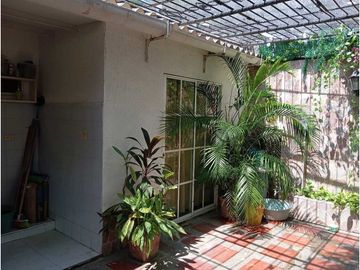 Amplia Casa En Zona Comercial En Gaira Rodadero Santa Marta