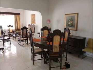 Amplia Casa En Zona Comercial En Gaira Rodadero Santa Marta