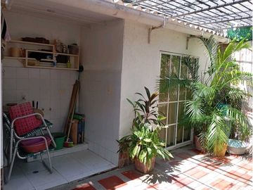 Amplia Casa En Zona Comercial En Gaira Rodadero Santa Marta