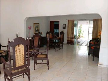 Amplia Casa En Zona Comercial En Gaira Rodadero Santa Marta