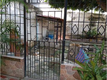 Amplia Casa En Zona Comercial En Gaira Rodadero Santa Marta