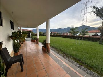SE VENDE FINCA EN CARMEN TAMBIEN SE PERMUTA POR FINCA EN LA CEJA