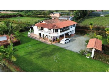 SE VENDE FINCA EN CARMEN TAMBIEN SE PERMUTA POR FINCA EN LA CEJA