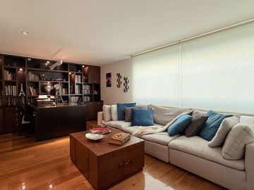 Casa remodelada con terraza y jardín en La  Herradura