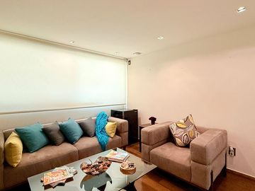 Casa remodelada con terraza y jardín en La  Herradura