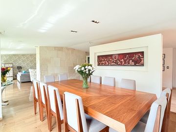 Casa remodelada con terraza y jardín en La  Herradura