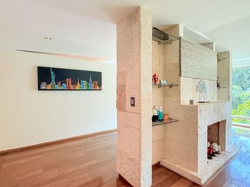 Casa remodelada con terraza y jardín en La  Herradura