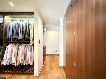 Casa remodelada con terraza y jardín en La  Herradura