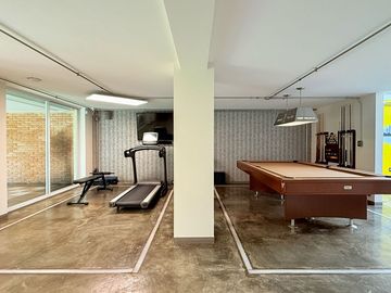 Casa remodelada con terraza y jardín en La  Herradura