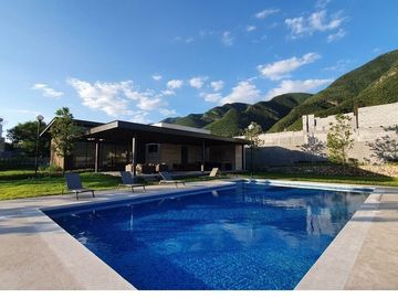 VENTA DE CASA EN CASTAÑOS DEL VERGEL URO CARRETERA NACIONAL MONTERREY