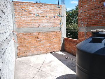 Cd Oaxaca por Escaleras del Fortin vendo  gran  casa para terminar