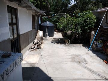 Cd Oaxaca por Escaleras del Fortin vendo  gran  casa para terminar