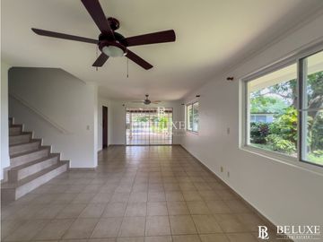 VENTA/ALQUILER CASA LB Y PISCINA, CARDENAS VILLAGE, CLAYTON (4)