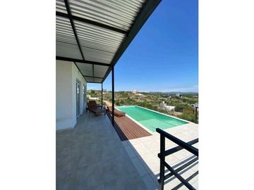 VENTA CASA ESTANCIA VIEJA PILETA JACUZZI CARLOS PAZ 3 DORM