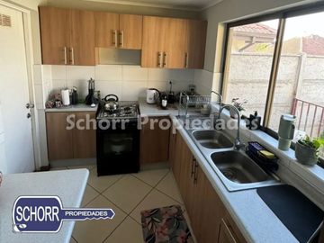 Casa en Venta en Valles del Country, a pasos de la Plaza de la Independencia y Colegio Las Rastras