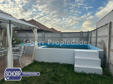 Casa en Venta en Valles del Country, a pasos de la Plaza de la Independencia y Colegio Las Rastras