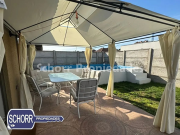 Casa en Venta en Valles del Country, a pasos de la Plaza de la Independencia y Colegio Las Rastras