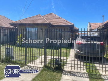 Casa en Venta en Valles del Country, a pasos de la Plaza de la Independencia y Colegio Las Rastras
