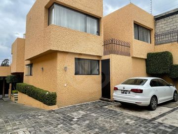 Casa en condominio en venta en Santa Úrsula Xitla
