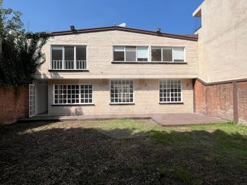 Casa en venta en Lomas de Tecamachalco