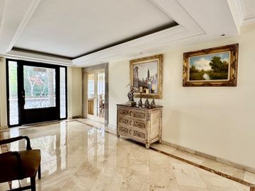 Casa en condominio en venta en Bosques de las Lomas