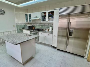 Casa en condominio en venta en Bosques de las Lomas
