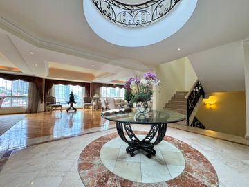 Casa en condominio en venta en Bosques de las Lomas