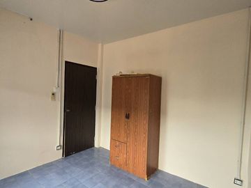 3 Bedroom Townhouse for sale in Tha Raeng, Bangkok