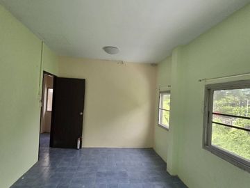 3 Bedroom Townhouse for sale in Tha Raeng, Bangkok