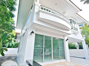 ขายบ้านเดี่ยวศุภาลัยฯ หลังริมติดสาวนสาธารณะ จอดรถยนต์ได้4คัน