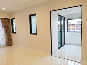 4 Bedroom Townhouse for sale at Baan Klang Muang Rama 2 – Bhuddhabucha