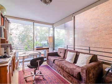 Duplex con Jardín en Vitacura, 5 Dormitorios,.