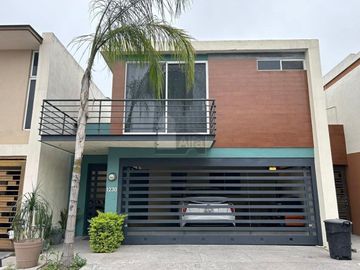 Casa en condominio en venta en Cerradas de Anáhuac, General Escobedo, Nuevo León