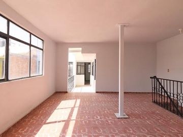 CASA EN VENTA EN MORELIA, COL. GUADALUPE