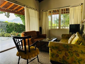 En Venta Finca de recreo en San Jerónimo, amplia piscina y zona verde!