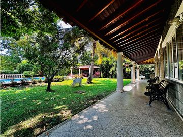 En Venta Finca de recreo en San Jerónimo, amplia piscina y zona verde!