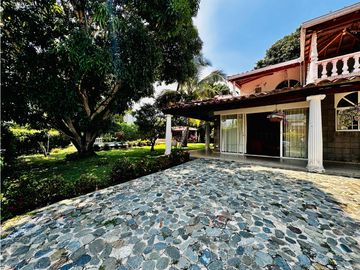 En Venta Finca de recreo en San Jerónimo, amplia piscina y zona verde!