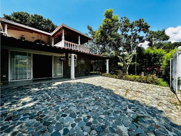 En Venta Finca de recreo en San Jerónimo, amplia piscina y zona verde!