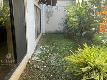 Venta casa en Fraccionamiento lomas Tetela, Cuernavaca - V349