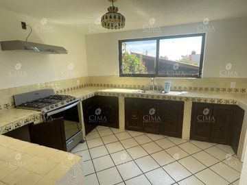 Venta casa en Fraccionamiento lomas Tetela, Cuernavaca - V349