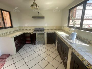 Venta casa en Fraccionamiento lomas Tetela, Cuernavaca - V349